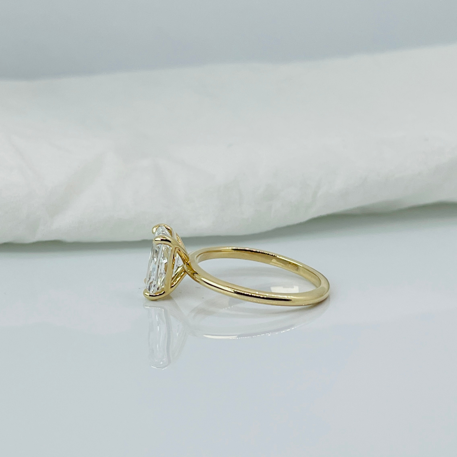 Elegant Radiant Cut Diamond 14K Solid Gold Solitaire Engagement Ring