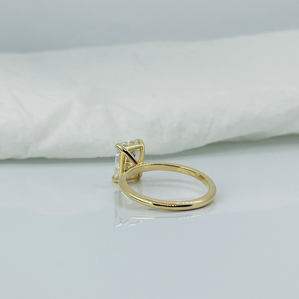 Elegant Radiant Cut Diamond 14K Solid Gold Solitaire Engagement Ring